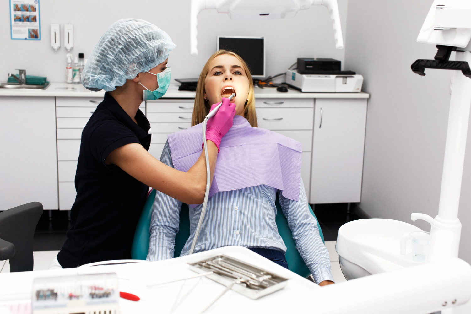 Choosing the Right Dentist for Dental Infection Treatment in Newport Beach